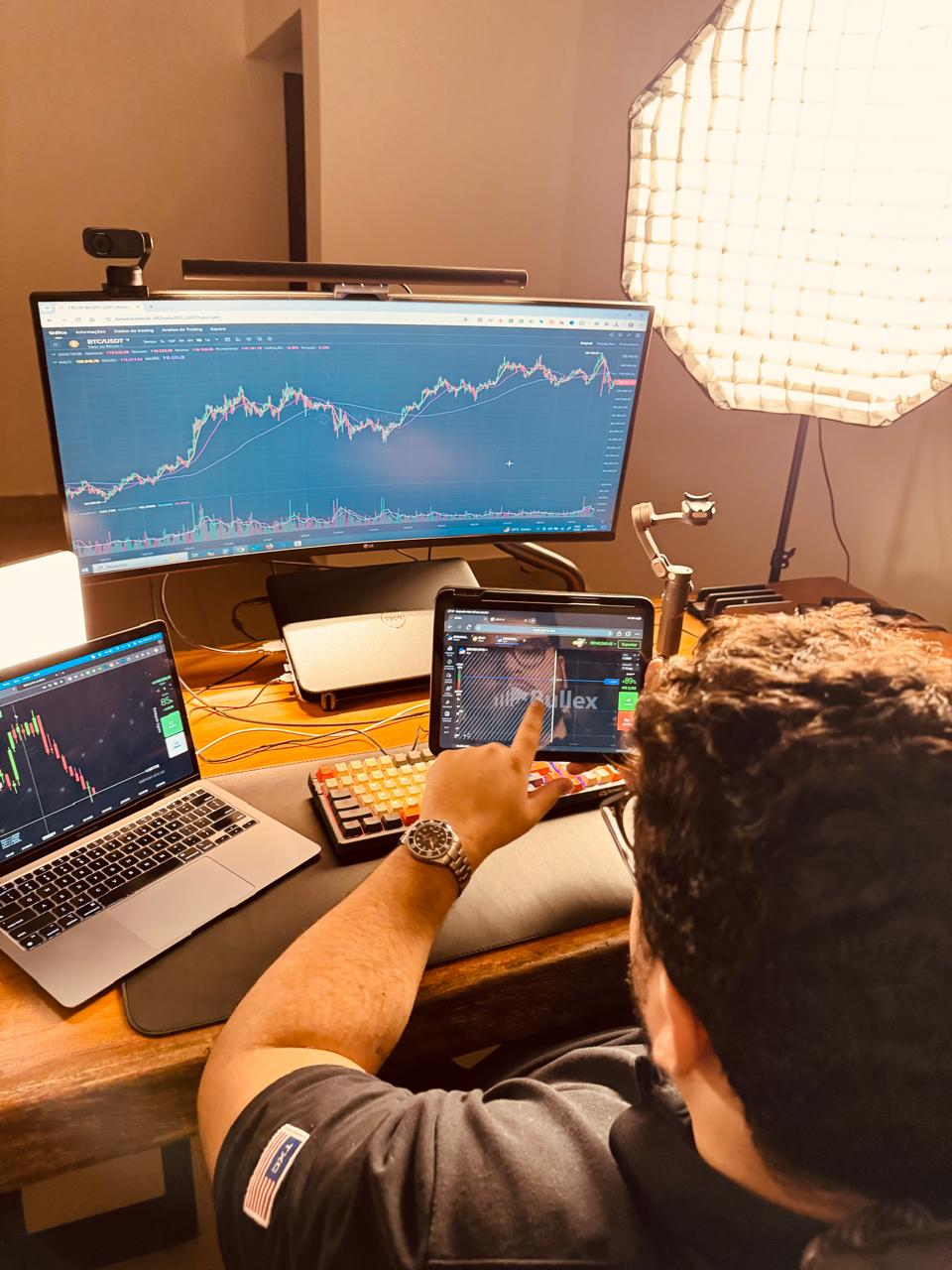 Matheus Vauren operando o mercado financeiro